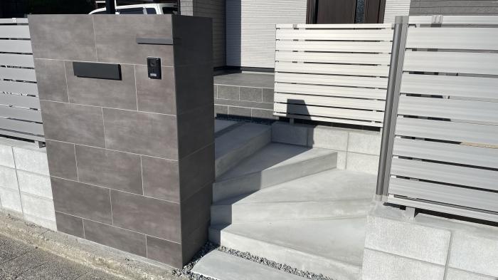 タイル門柱と螺旋階段が印象的な　３方向アプローチ（倉敷市 M様邸）