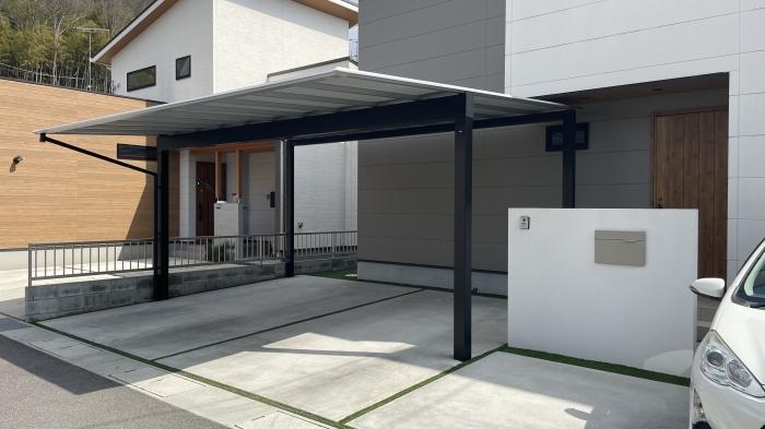 シルバーポリカのツートンカーポート（岡山市 O様邸）※リフォーム工事