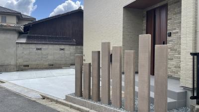 コンクリート製の枕木で彩る　玄関まわり（倉敷市 T様邸）