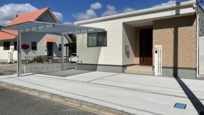 スリットの焼きレンガをアクセントにした シンプル外構（赤磐市 H様邸）