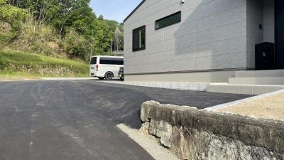 長い・広い・高低差・草が生える…　舗装で全部解決！（岡山市 E様邸）