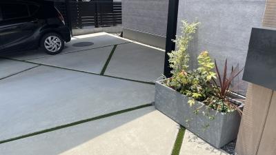 カーポート・植栽・人工芝　生まれ変わった駐車場（岡山市 M様邸）
