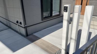 Y合掌カーポートが印象的な ミニマルデザインの外構（岡山市 H様邸）