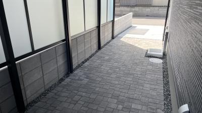 日差しと風雨、視線を避けた こだわりのサービスヤード（岡山市 Y様邸）