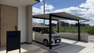 高低差をデザインのアクセントに　造作階段アプローチ（岡山市 N様邸）